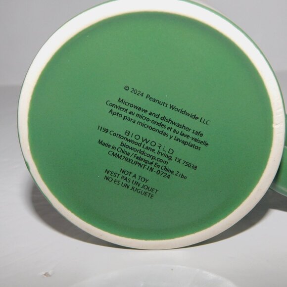 The Peanuts Gang Charlie Brown Lucy Snoopy Green Winter Christmas Coffee Mug - Picture 7 of 7